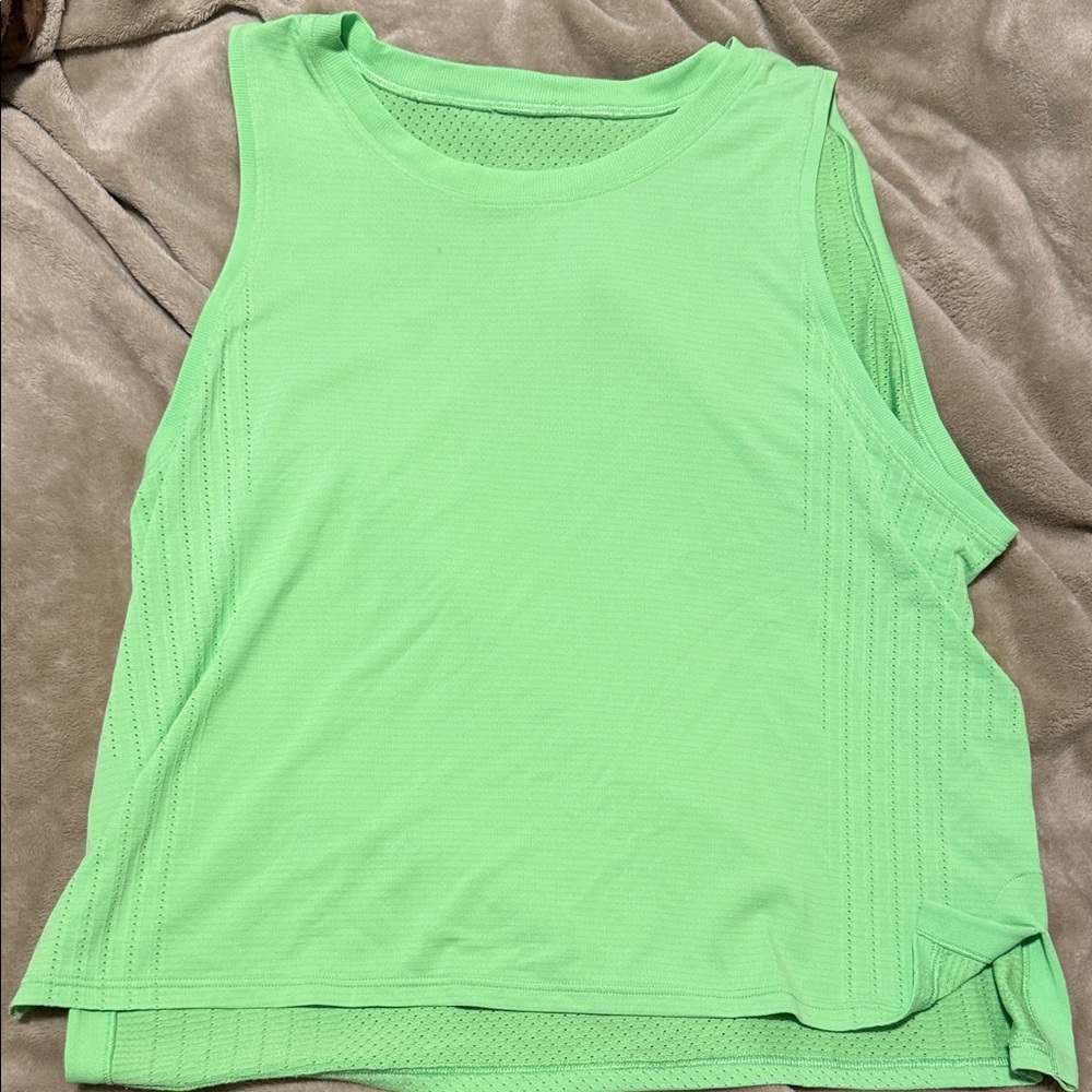 lululemon train to be tank size 8 green